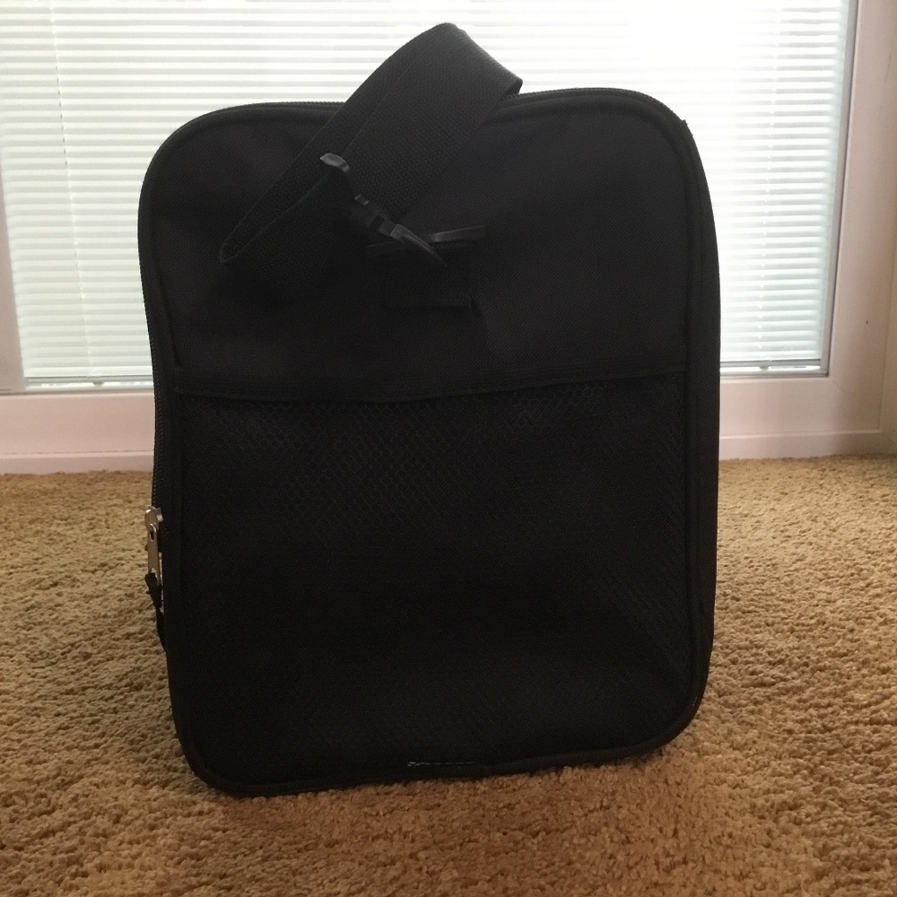 Cooler Bag America’s Most Wanted Soft Sided Picnic Set - Picture 5 of 16